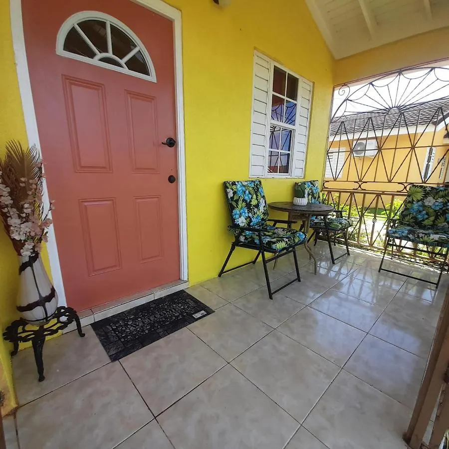 Sensational 2 Bedroom Getaway In Florence Hall 0*,