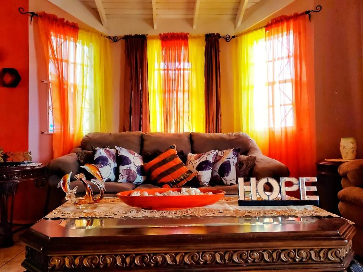 Sensational 2 Bedroom Getaway In Florence Hall